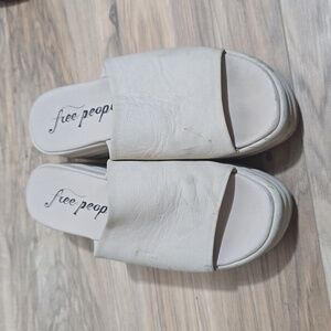Free People Women's Cream and White Sandals